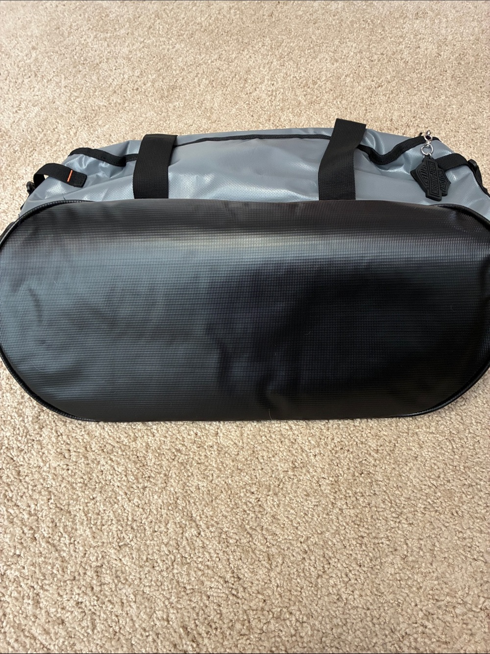 Harley-Davidson Deluxe Embroidered Duffle Bag Gray & Black NWT - Picture 2 of 11